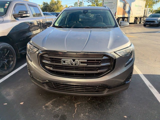 Used 2020 GMC Terrain SLE w/ Elevation Edition FWD image 3
