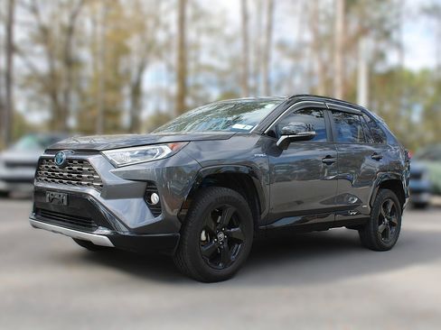 Used 2019 Toyota RAV4 XSE image 3