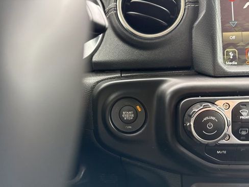 Used 2022 Jeep Wrangler Unlimited Sahara w/ Cold Weather Group image 29