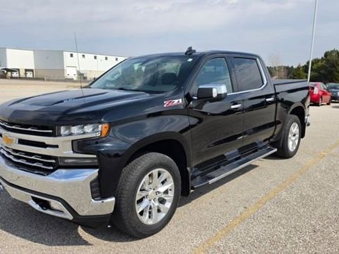 Used 2019 Chevrolet Silverado 1500 LTZ w/ LTZ Plus Package image 3