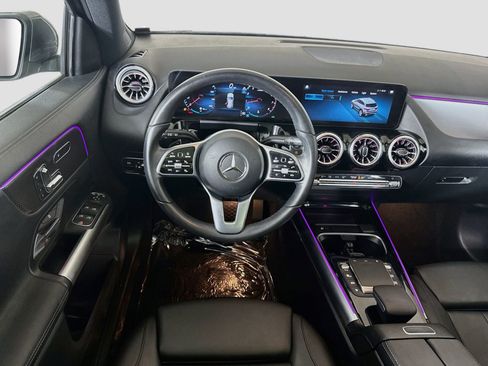 Used 2023 Mercedes-Benz GLA 250 w/ Premium Package image 17