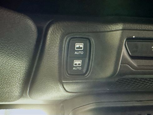 Used 2024 Jeep Wrangler Unlimited Rubicon 4xe AWD/4WD image 6