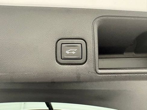 Used 2021 GMC Terrain SLT w/ Infotainment Package II FWD image 10