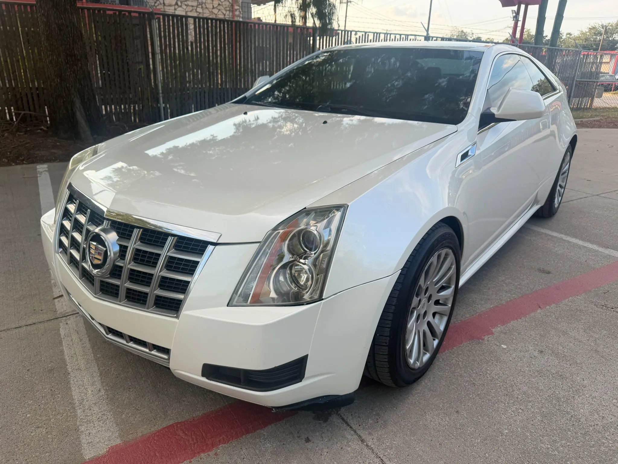 Used 2013 Cadillac CTS Coupe RWD image 2