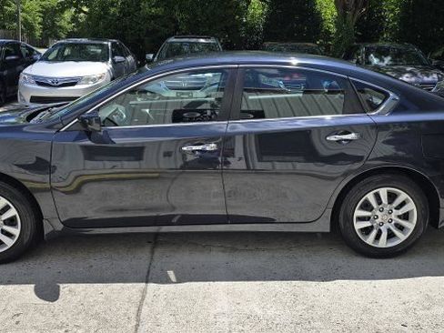 Used 2018 Nissan Altima 2.5 S w/ S Convenience Package FWD image 2