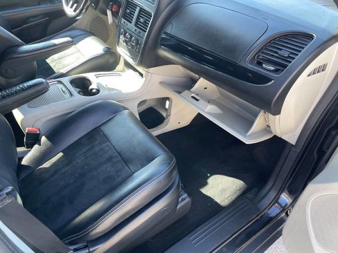 Used 2018 Dodge Grand Caravan SXT image 33