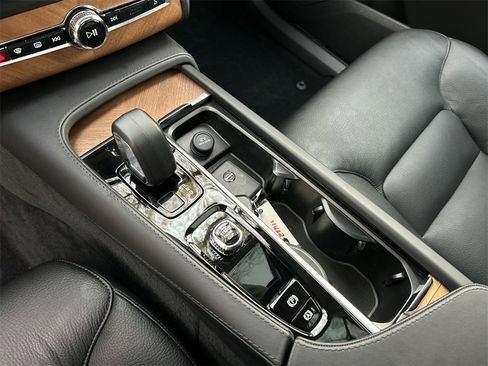 Certified 2023 Volvo XC90 B6 Plus w/ Protection Package Premier image 22