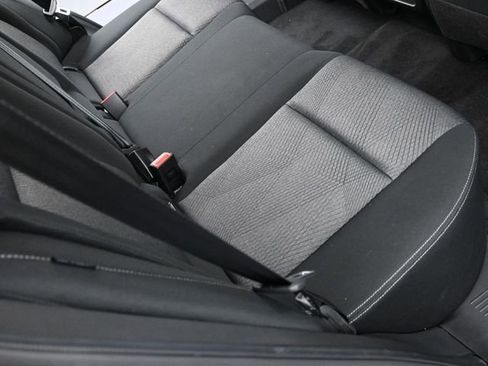 Used 2024 Nissan Rogue SV image 32