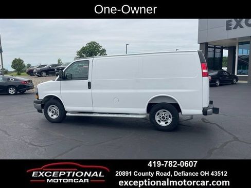 Used 2025 GMC Savana 2500 w/ Driver Convenience Package RWD image 3