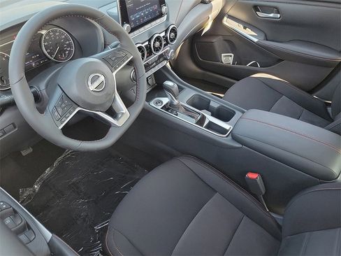 New 2025 Nissan Sentra SR image 3