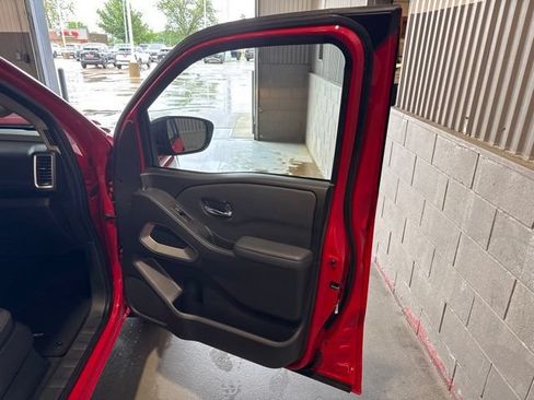 Certified 2023 Nissan Frontier SV w/ SV Convenience Package AWD/4WD image 17