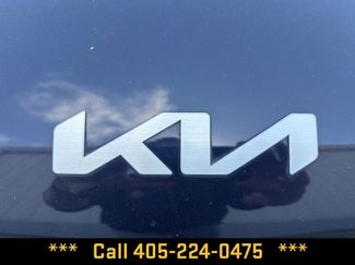 Used 2024 Kia Carnival LX video 2