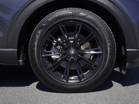 Used 2020 Ford Explorer XLT w/ Equipment Group 202A image 10