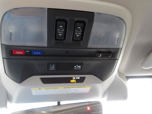 Used 2021 Subaru Crosstrek 2.5i Sport w/ Moonroof Package image 23