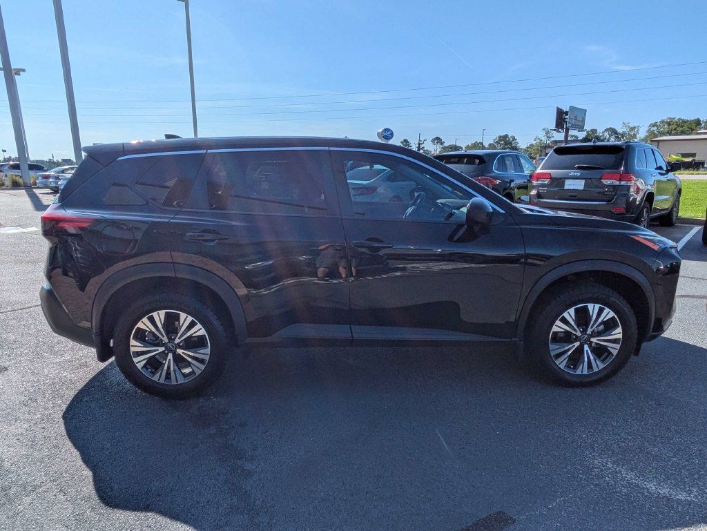 Used 2023 Nissan Rogue SV AWD/4WD image 4
