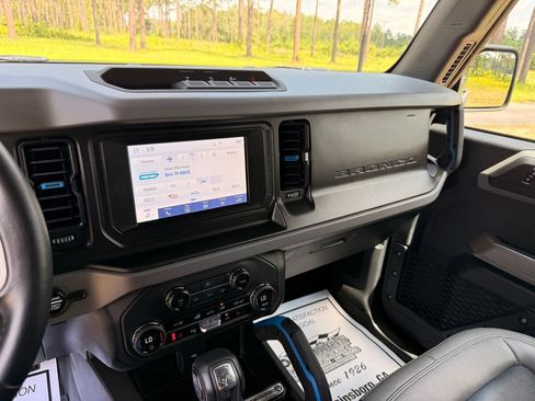 Used 2023 Ford Bronco Black Diamond AWD/4WD image 16