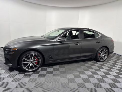 Used 2025 Genesis G70 2.5T image 14