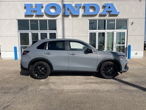 Used 2025 Honda HR-V Sport image 4