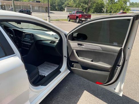 Used 2018 Hyundai Sonata SE FWD image 31