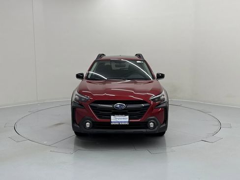 Used 2025 Subaru Outback Premium image 9