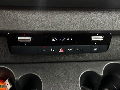 Used 2020 Mercedes-Benz Sprinter 3500 image 21