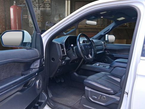 Used 2021 Ford Expedition Max Limited RWD image 13