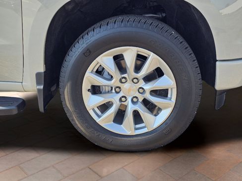 Used 2026 Chevrolet Silverado 1500 Custom AWD/4WD image 6