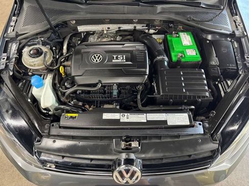 Used 2018 Volkswagen Golf R 4-Door AWD/4WD image 53