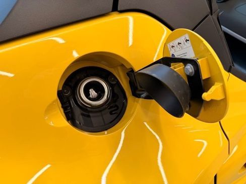 Used 2015 Alfa Romeo 4C Spider w/ Convenience Group image 30