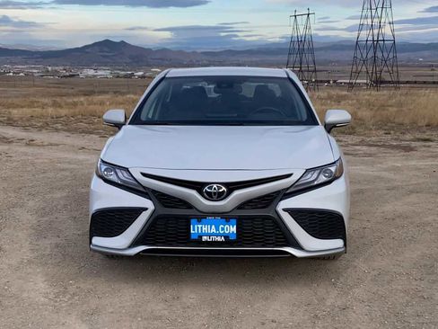 Used 2023 Toyota Camry XSE image 3