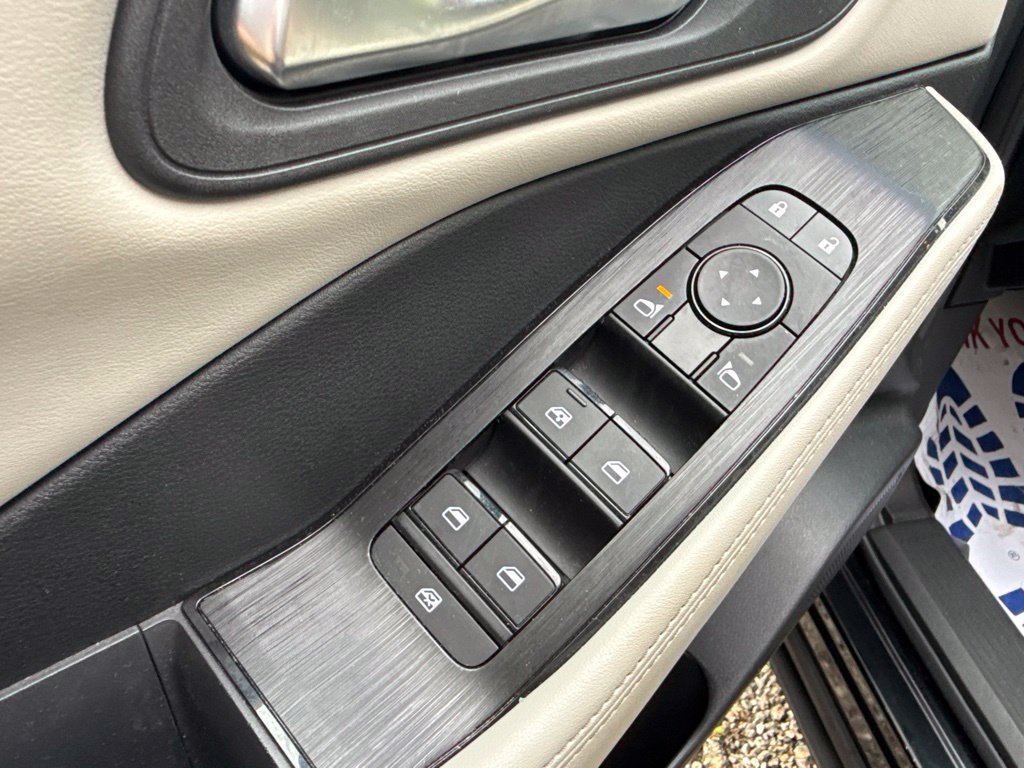Used 2024 Nissan Rogue SV AWD/4WD image 8
