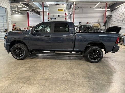 Used 2025 RAM 2500 Big Horn AWD/4WD image 31