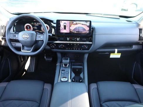 New 2026 Nissan Pathfinder Platinum AWD/4WD image 28