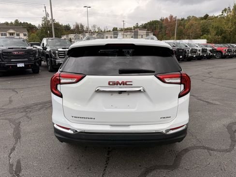 Certified 2023 GMC Terrain SLT image 4