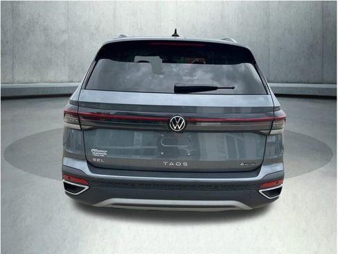 New 2025 Volkswagen Taos SEL image 4