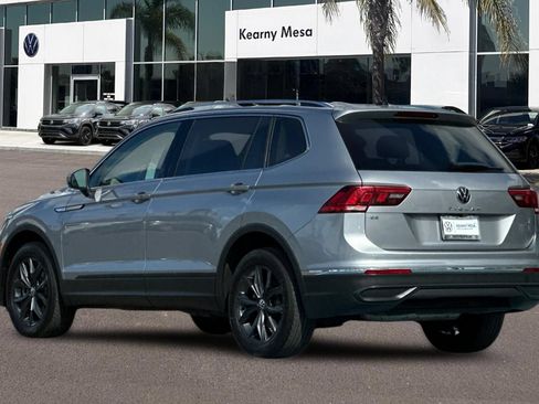 Certified 2024 Volkswagen Tiguan SE FWD image 6