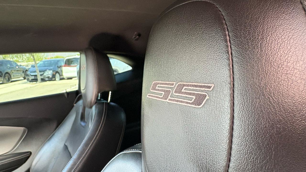 Used 2015 Chevrolet Camaro SS RWD image 31