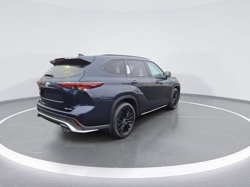 Certified 2024 Toyota Highlander XSE image 10