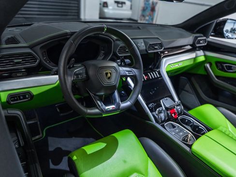 Used 2020 Lamborghini Urus image 19