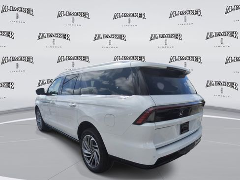 New 2026 Lincoln Navigator L Reserve AWD/4WD image 3