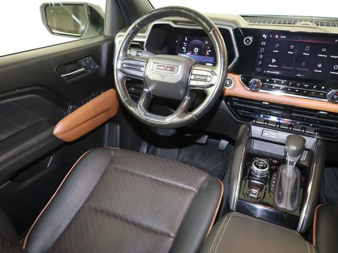 Used 2023 GMC Canyon AT4 w/ AT4 Premium Package AWD/4WD image 9