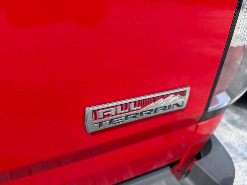 Used 2016 GMC Canyon SLE w/ All Terrain Package RWD image 15