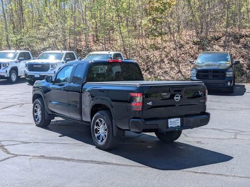 Used 2025 Nissan Frontier SV AWD/4WD image 3