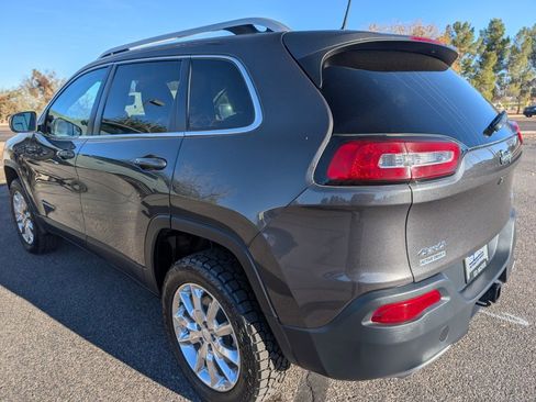 Used 2016 Jeep Cherokee Limited w/ Luxury Group image 3
