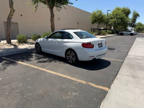 Used 2017 BMW 230i Coupe RWD image 4