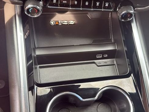 Used 2025 Chevrolet Tahoe Z71 AWD/4WD image 21