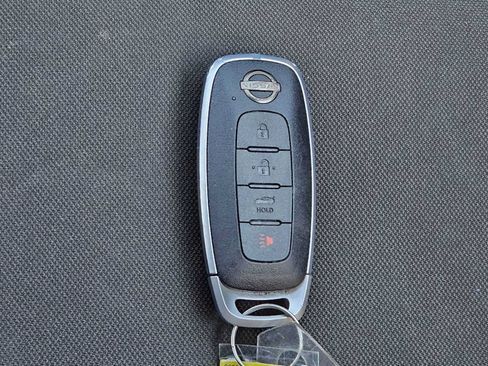 Used 2025 Nissan Versa SV FWD image 33