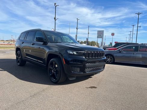 New 2025 Jeep Grand Cherokee L Altitude image 9