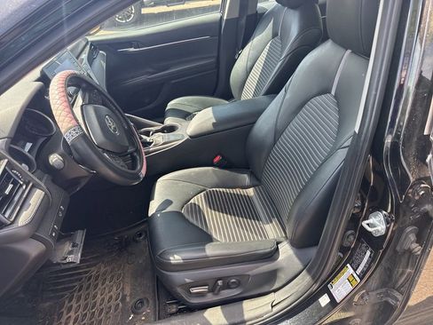 Used 2023 Toyota Camry SE FWD image 9
