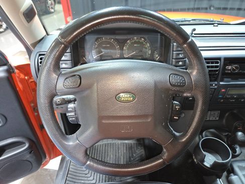 Used 2004 Land Rover Discovery S image 97